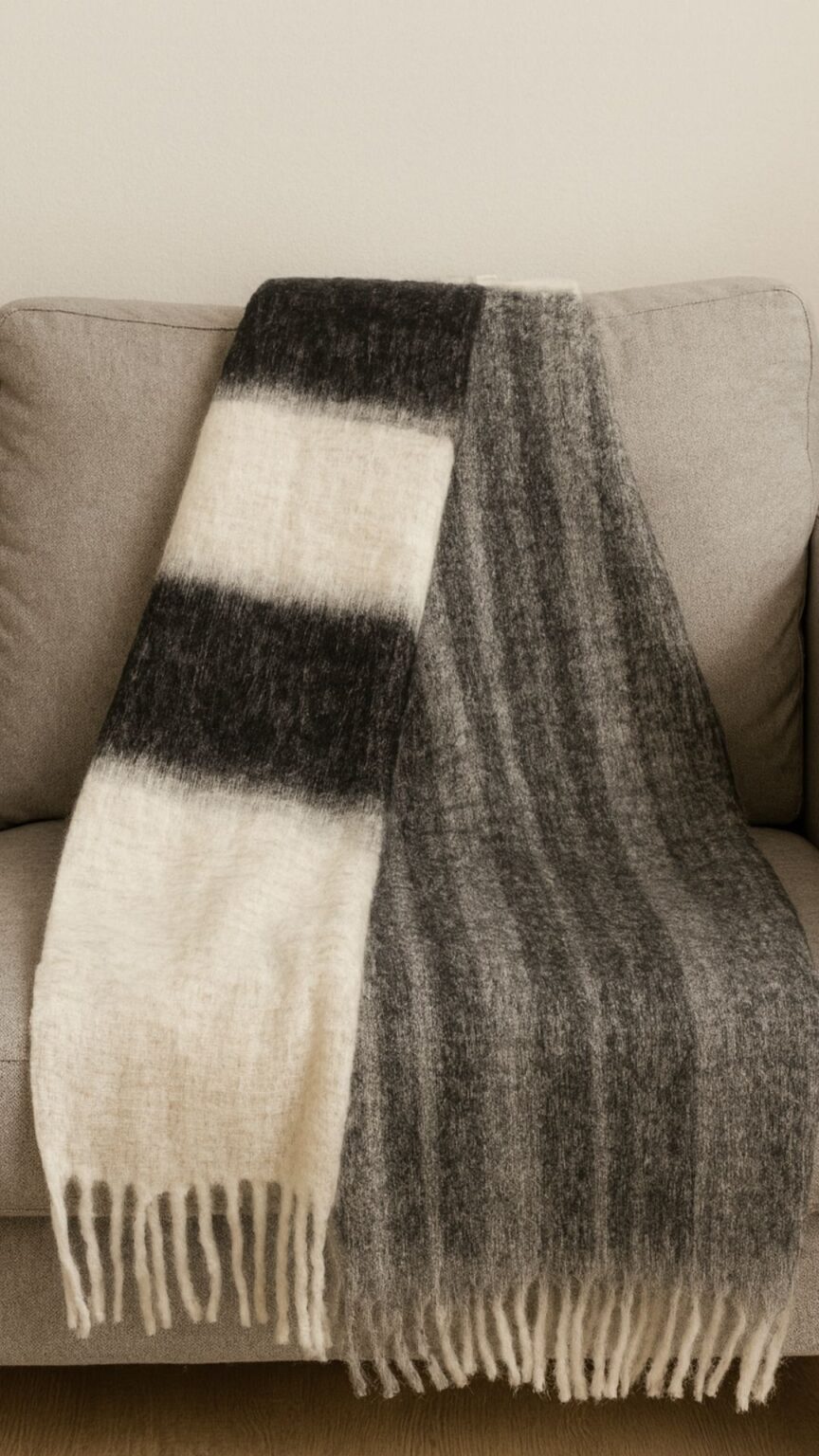 Plaids en tonos grises, negro y crudo